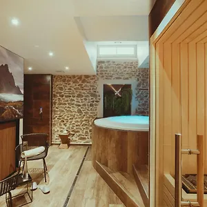 De Clochemerle, Privatif & Restaurant Gastronomique Hotel Vaux-en-Beaujolais
