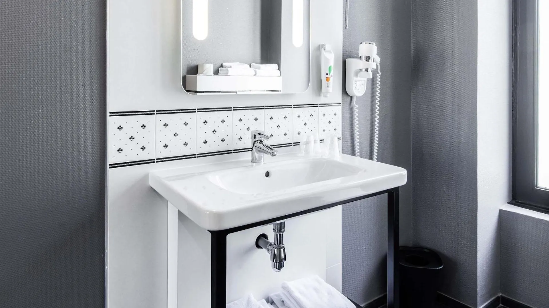 ibis Styles Dinan Centre Ville Francie